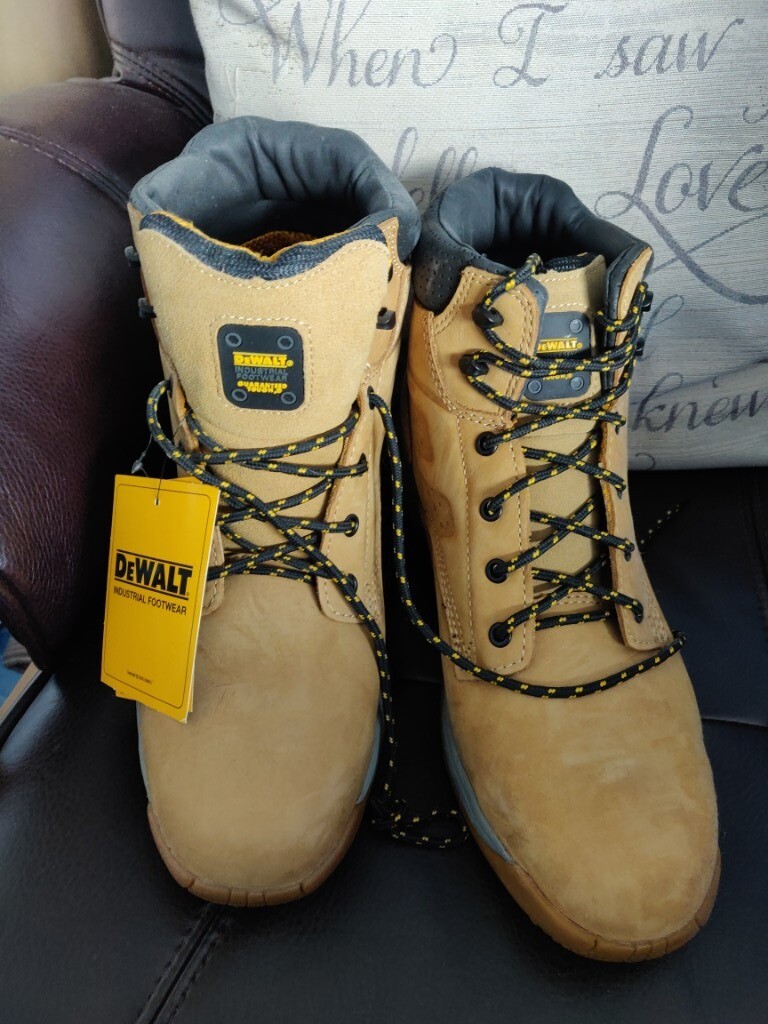 dewalt bolster safety boots